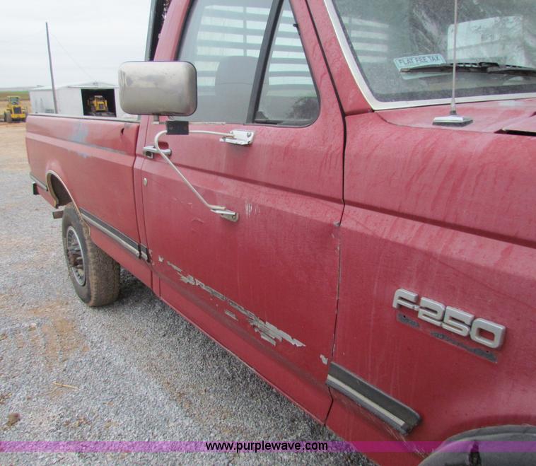 image for item G4335 1988 Ford F250 pickup truck