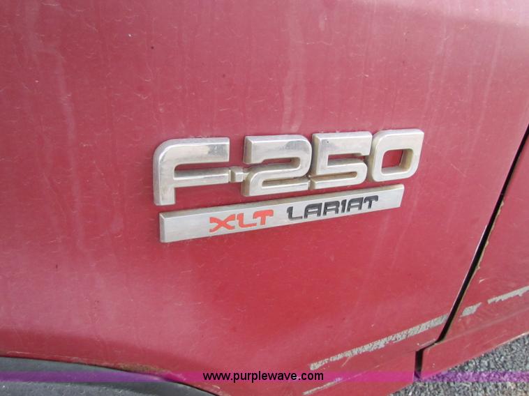 image for item G4335 1988 Ford F250 pickup truck