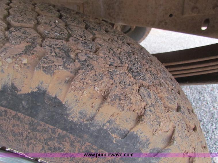 image for item G4335 1988 Ford F250 pickup truck