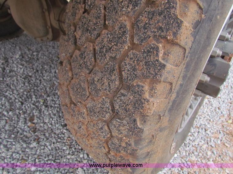 image for item G4335 1988 Ford F250 pickup truck