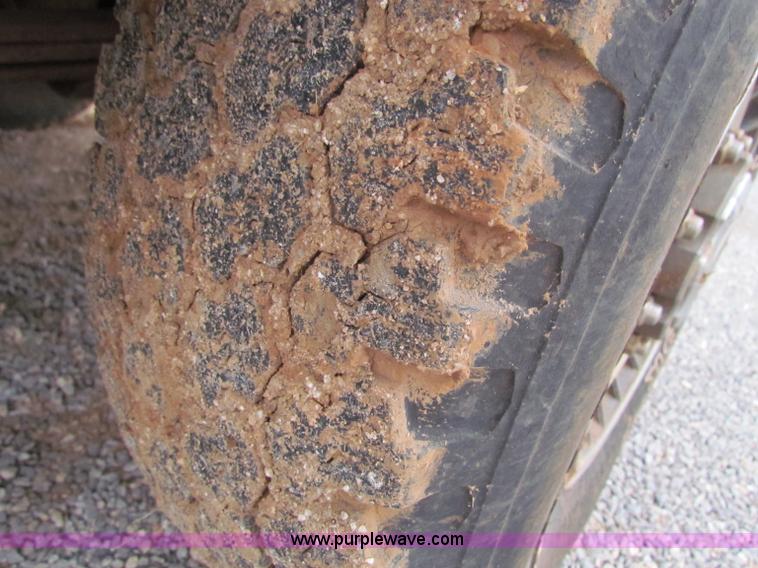 image for item G4335 1988 Ford F250 pickup truck