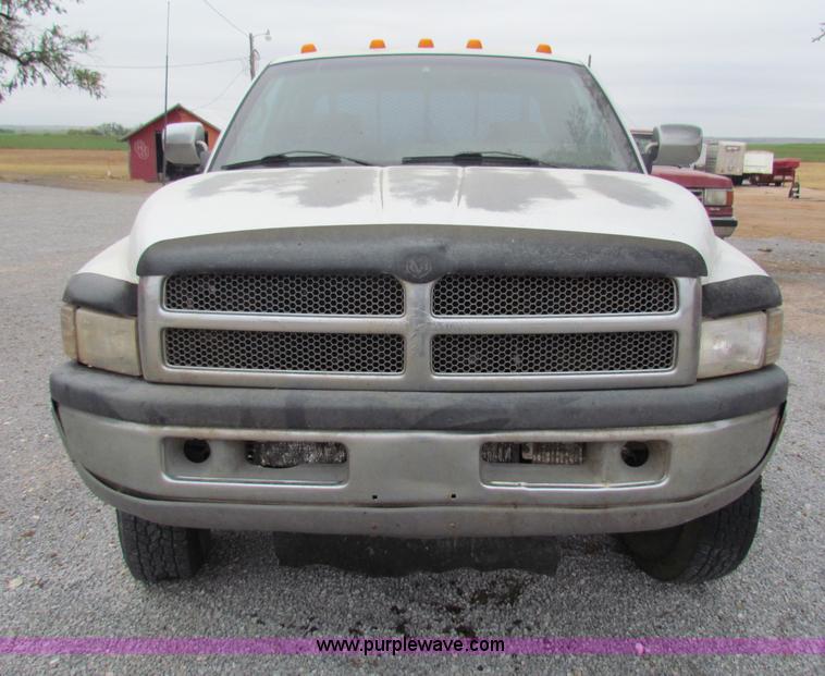 image for item G4337 1995 Dodge Ram 2500 ST flatbed truck
