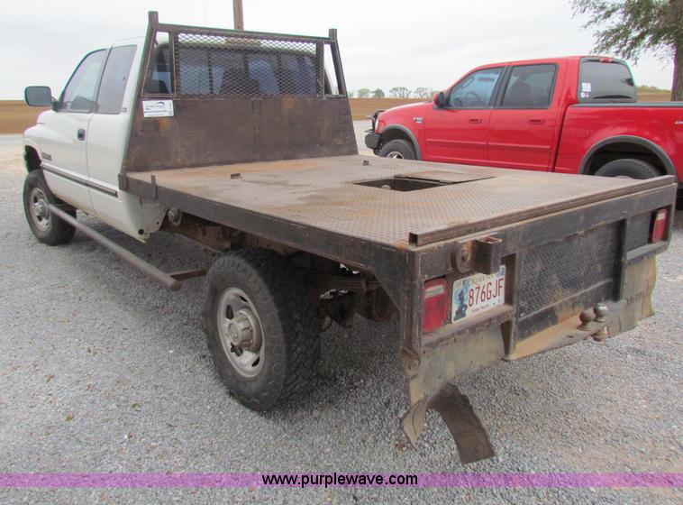 image for item G4337 1995 Dodge Ram 2500 ST flatbed truck