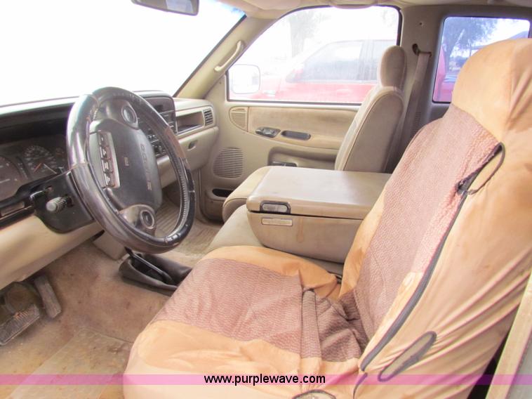 image for item G4337 1995 Dodge Ram 2500 ST flatbed truck