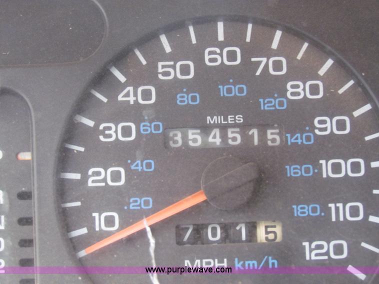 image for item G4337 1995 Dodge Ram 2500 ST flatbed truck