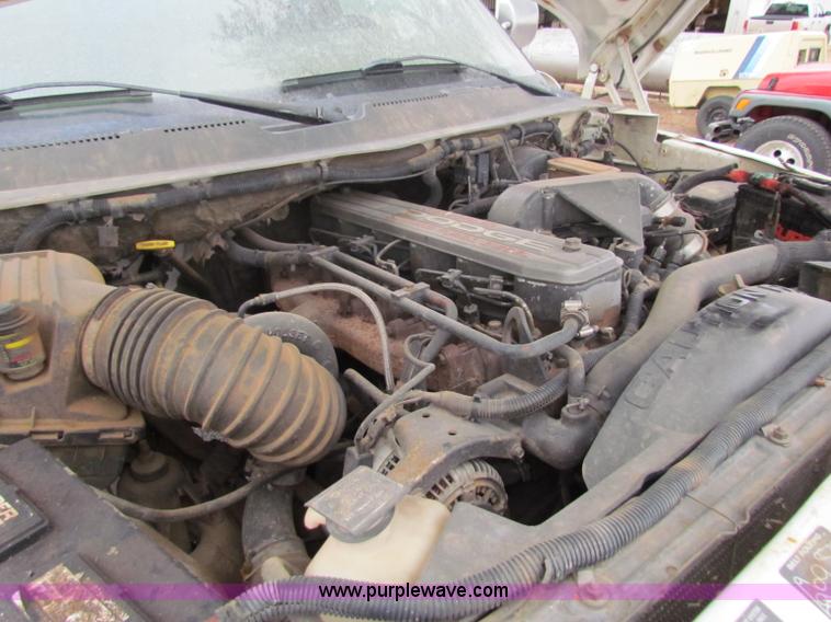 image for item G4337 1995 Dodge Ram 2500 ST flatbed truck