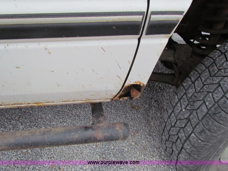 image for item G4337 1995 Dodge Ram 2500 ST flatbed truck