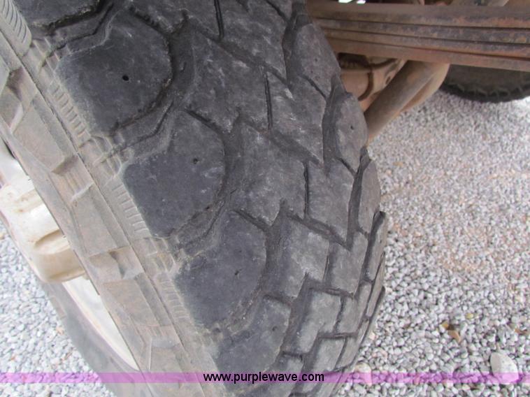 image for item G4337 1995 Dodge Ram 2500 ST flatbed truck