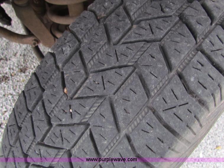 image for item G4337 1995 Dodge Ram 2500 ST flatbed truck