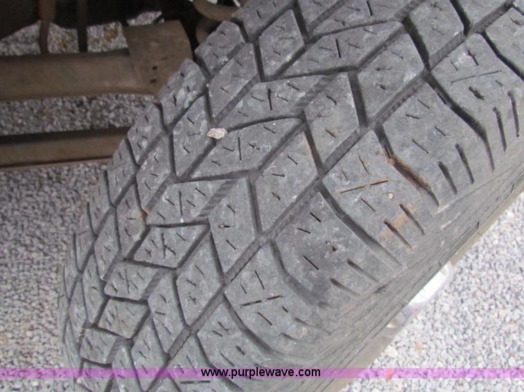 image for item G4337 1995 Dodge Ram 2500 ST flatbed truck