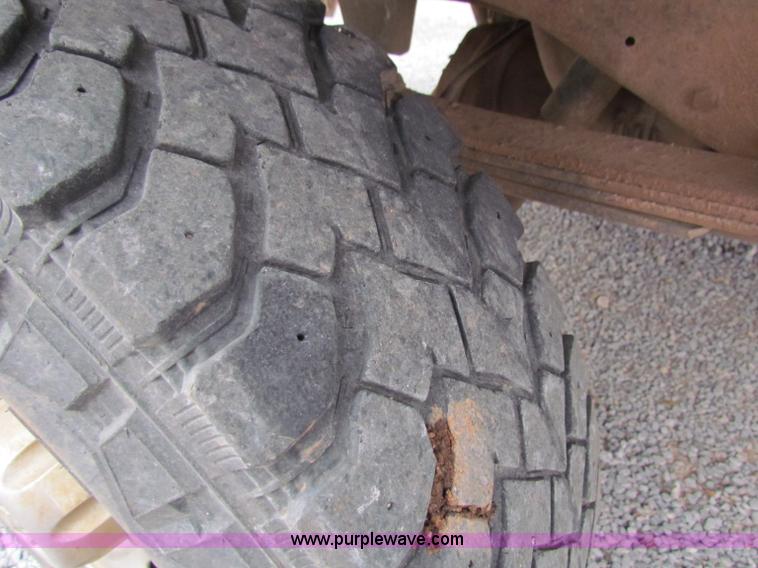 image for item G4337 1995 Dodge Ram 2500 ST flatbed truck