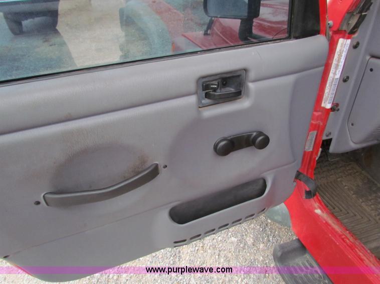 image for item G4338 1997 Jeep Wrangler Sport