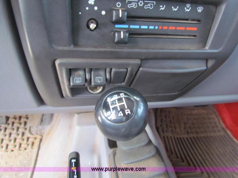 image for item G4338 1997 Jeep Wrangler Sport