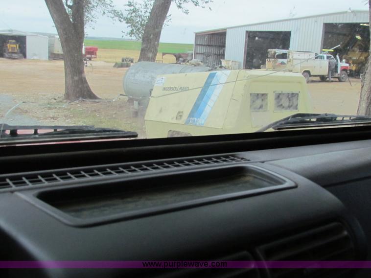 image for item G4338 1997 Jeep Wrangler Sport