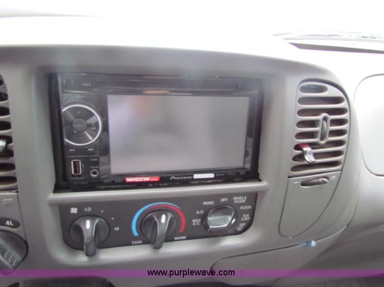 image for item G4339 2003 Ford F150 XLT pickup truck