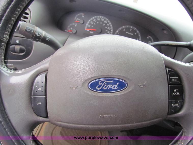 image for item G4339 2003 Ford F150 XLT pickup truck