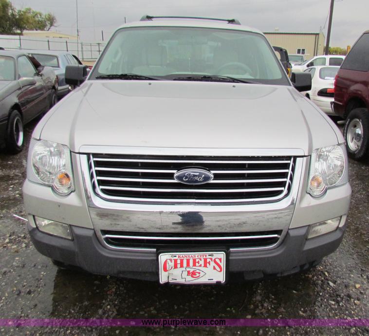 image for item G4351 2006 Ford Explorer XLT SUV