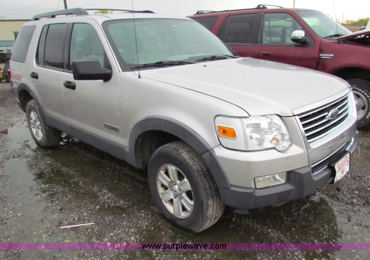 image for item G4351 2006 Ford Explorer XLT SUV