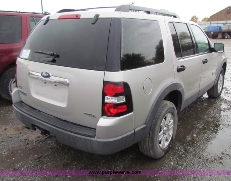 image for item G4351 2006 Ford Explorer XLT SUV