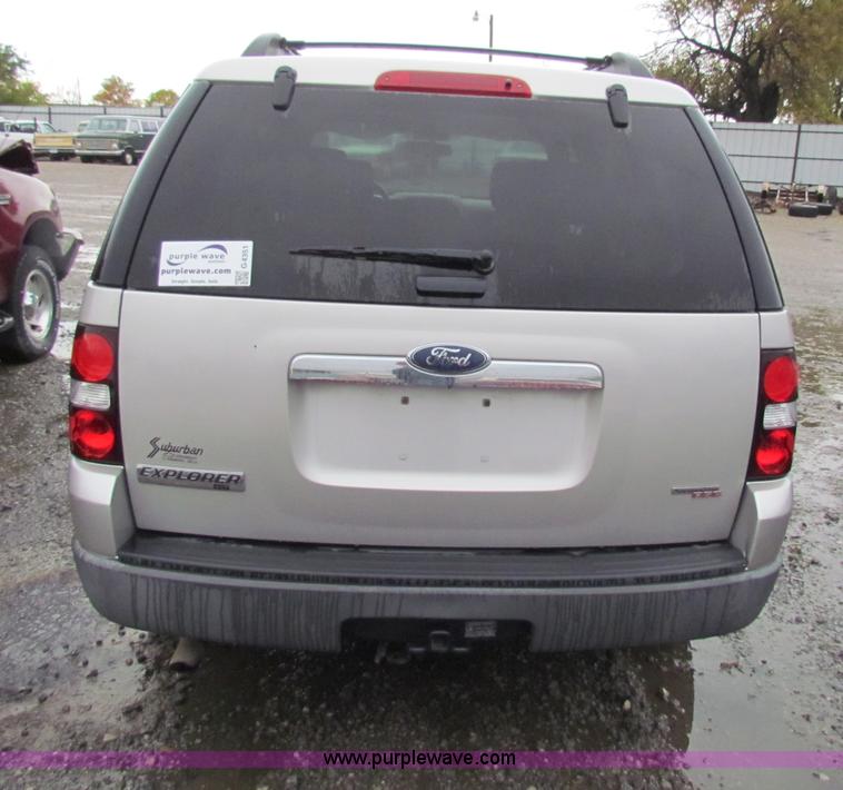 image for item G4351 2006 Ford Explorer XLT SUV