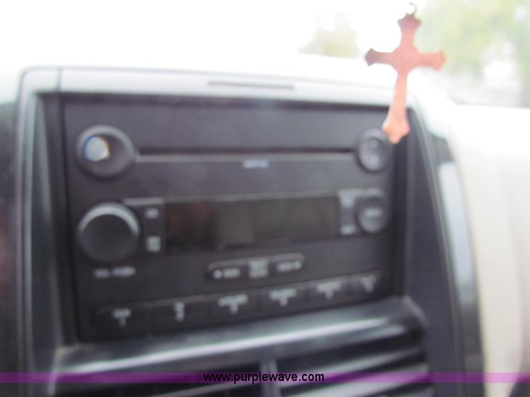 image for item G4351 2006 Ford Explorer XLT SUV