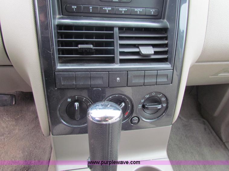 image for item G4351 2006 Ford Explorer XLT SUV
