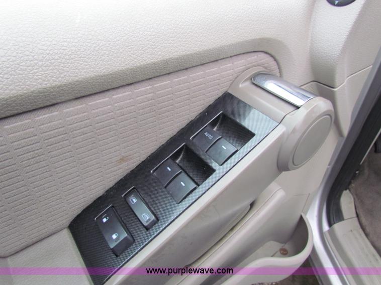 image for item G4351 2006 Ford Explorer XLT SUV