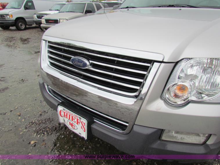 image for item G4351 2006 Ford Explorer XLT SUV