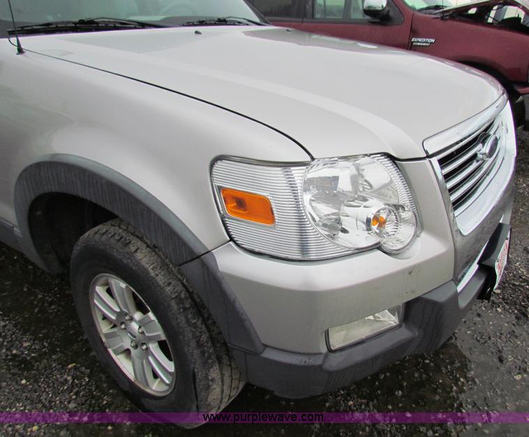 image for item G4351 2006 Ford Explorer XLT SUV