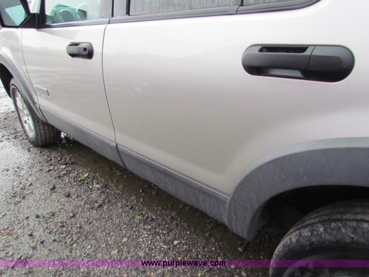 image for item G4351 2006 Ford Explorer XLT SUV