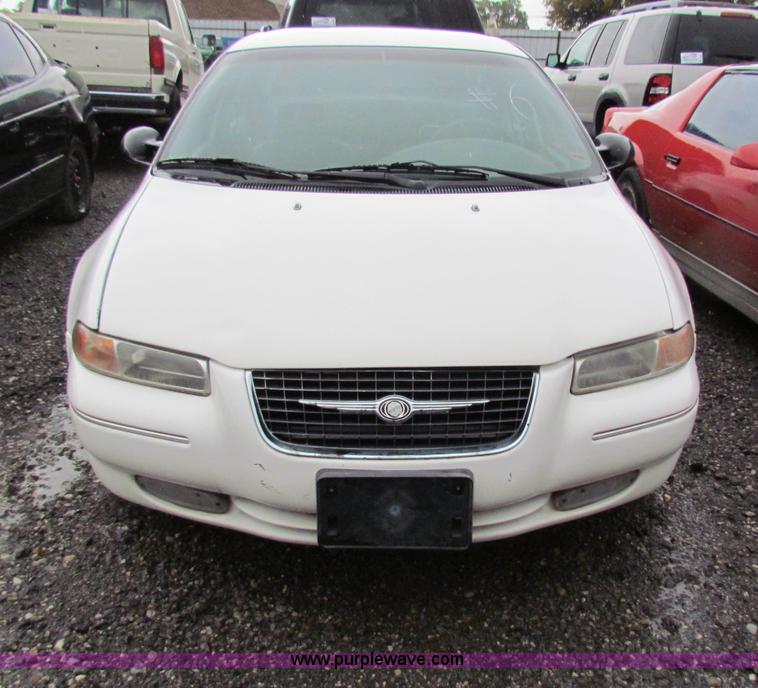 image for item G4353 2000 Chrysler Cirrus LXi