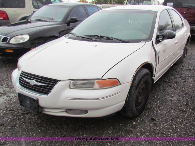 image for item G4353 2000 Chrysler Cirrus LXi