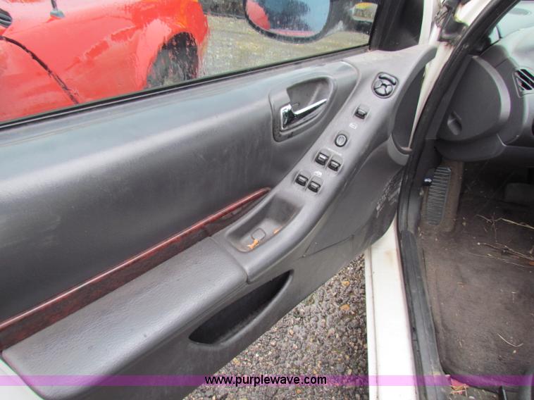 image for item G4353 2000 Chrysler Cirrus LXi