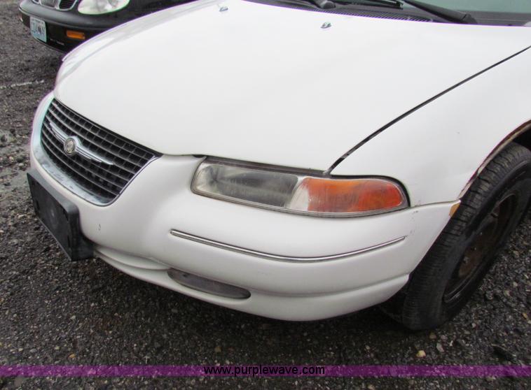 image for item G4353 2000 Chrysler Cirrus LXi