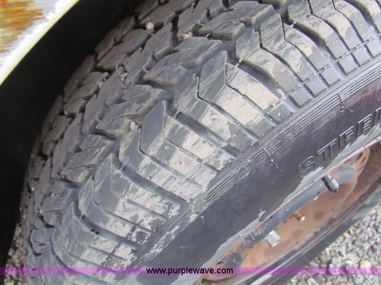 image for item G4353 2000 Chrysler Cirrus LXi