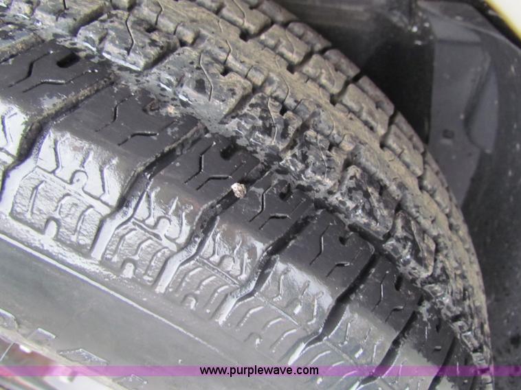image for item G4353 2000 Chrysler Cirrus LXi
