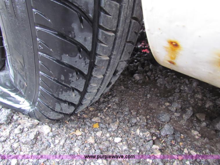 image for item G4353 2000 Chrysler Cirrus LXi