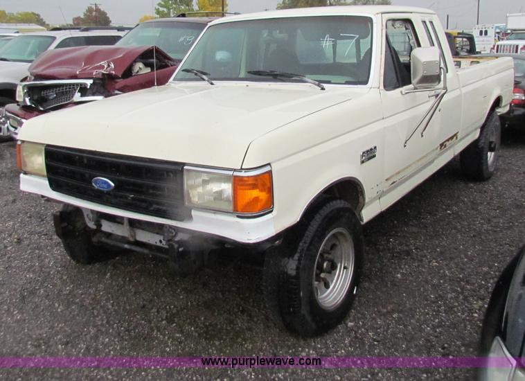 image for item G4356 1990 Ford F250 HD SuperCab pickup truck