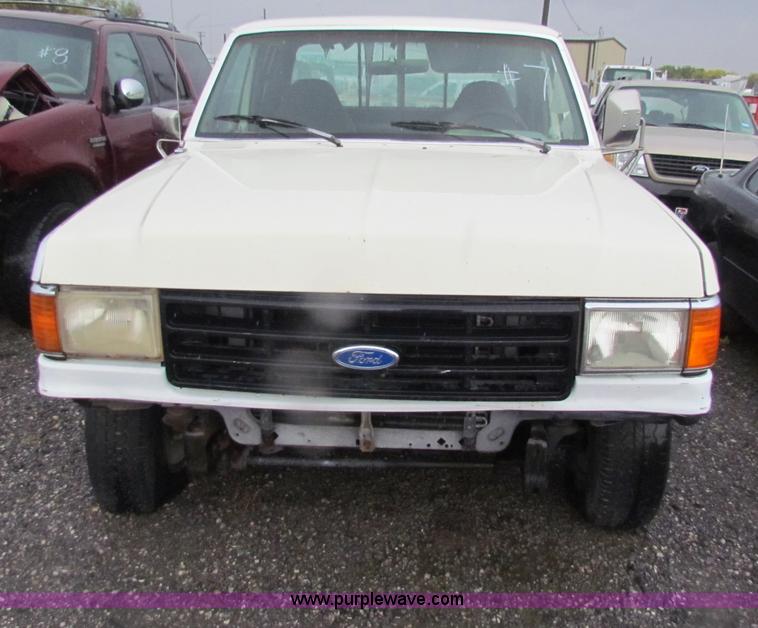 image for item G4356 1990 Ford F250 HD SuperCab pickup truck