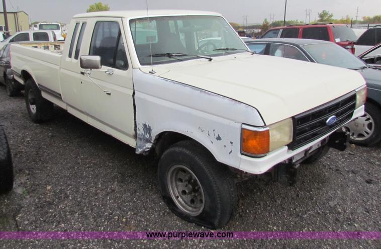 image for item G4356 1990 Ford F250 HD SuperCab pickup truck