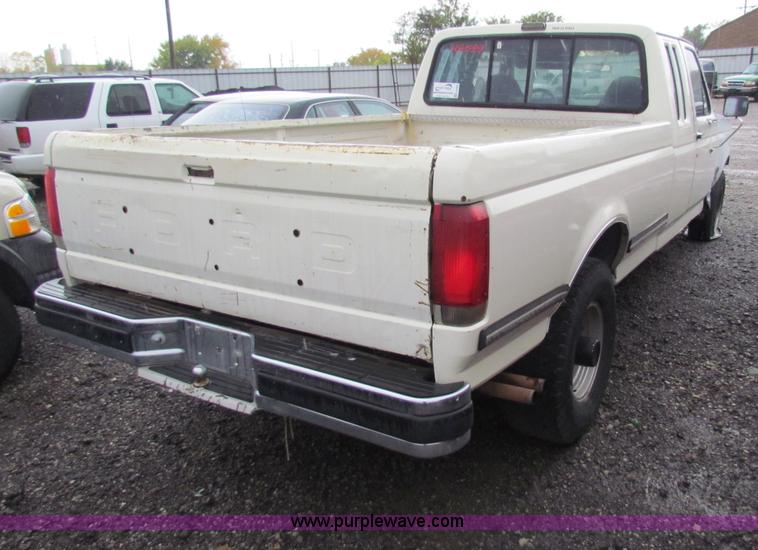 image for item G4356 1990 Ford F250 HD SuperCab pickup truck