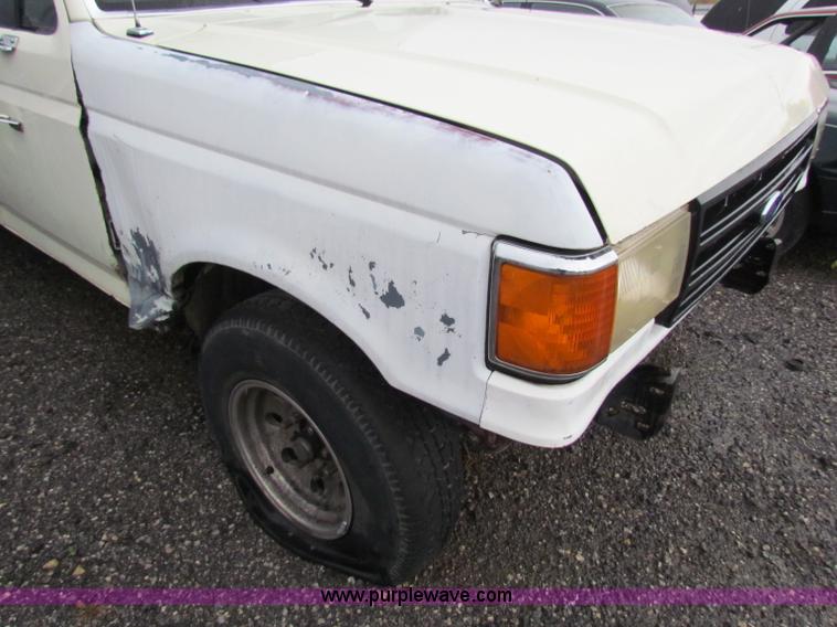 image for item G4356 1990 Ford F250 HD SuperCab pickup truck
