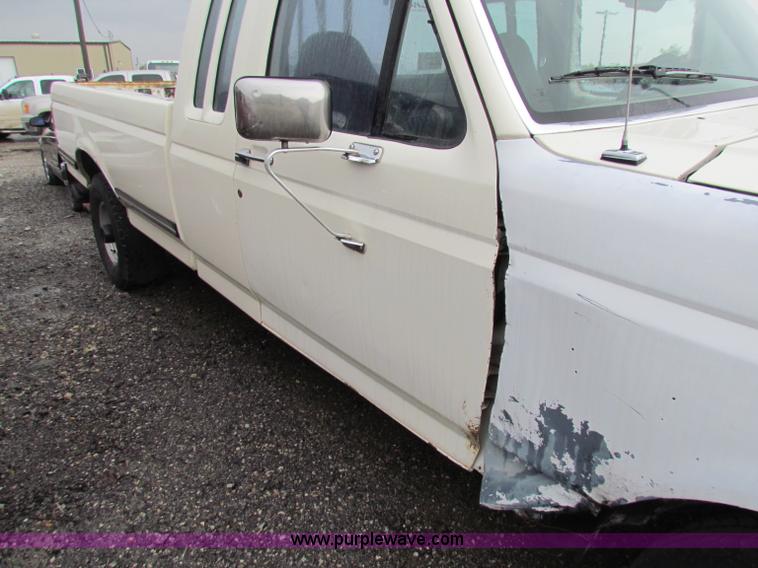 image for item G4356 1990 Ford F250 HD SuperCab pickup truck