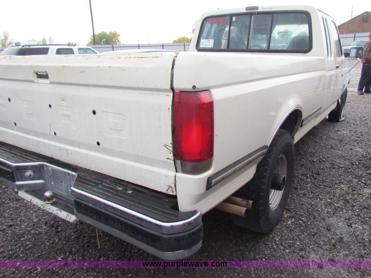 image for item G4356 1990 Ford F250 HD SuperCab pickup truck