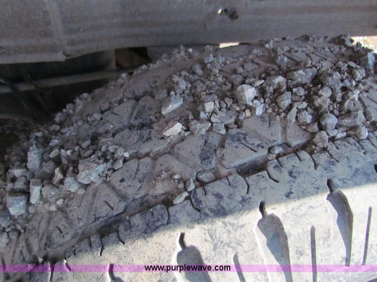 image for item G4365 2003 Chevrolet Silverado 2500HD Ext. Cab pickup truck