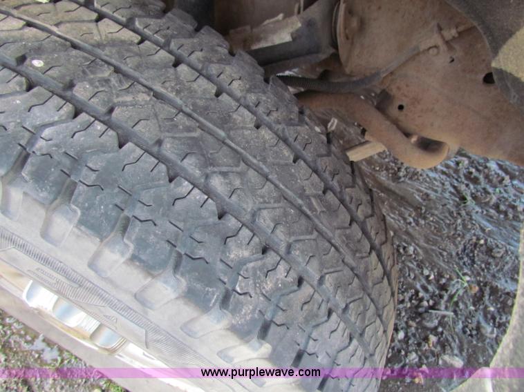 image for item G4365 2003 Chevrolet Silverado 2500HD Ext. Cab pickup truck