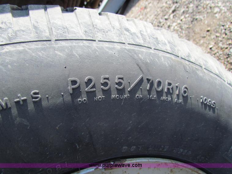 image for item G4365 2003 Chevrolet Silverado 2500HD Ext. Cab pickup truck