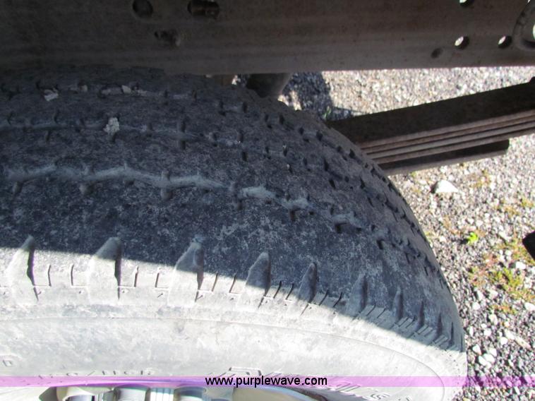 image for item G4366 2001 Chevrolet Silverado 2500HD Ext. Cab pickup truck