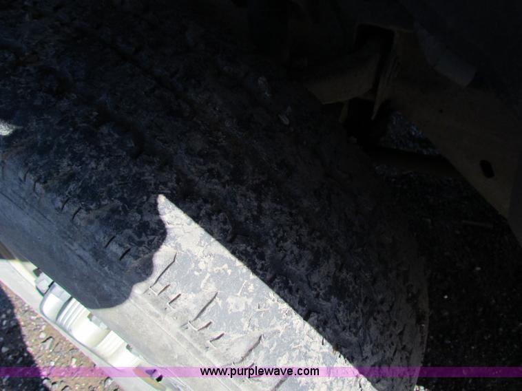 image for item G4366 2001 Chevrolet Silverado 2500HD Ext. Cab pickup truck