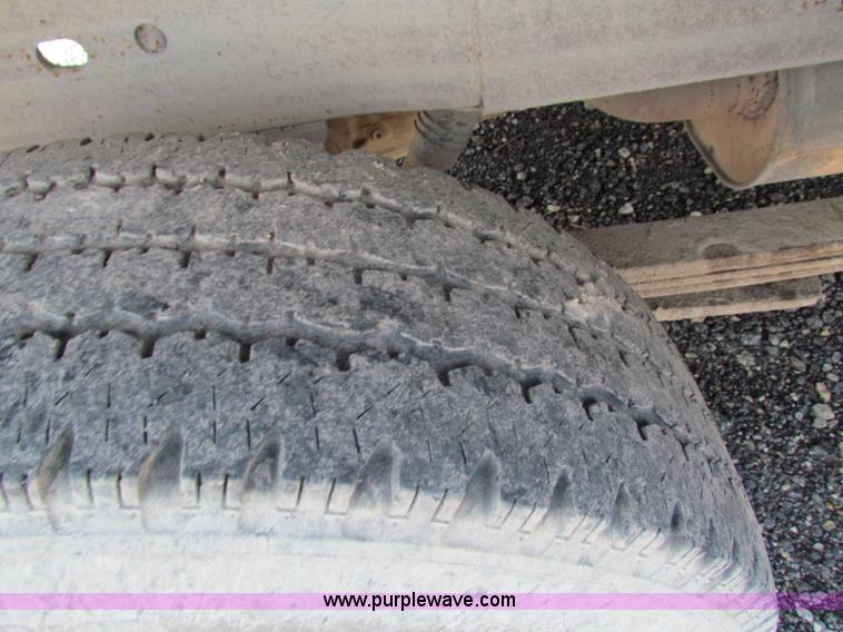 image for item G4366 2001 Chevrolet Silverado 2500HD Ext. Cab pickup truck